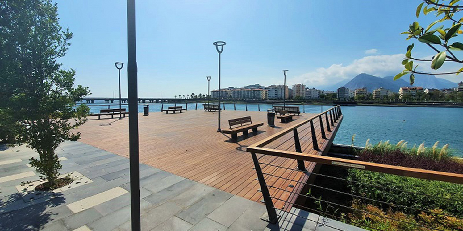 Decking Ash Park